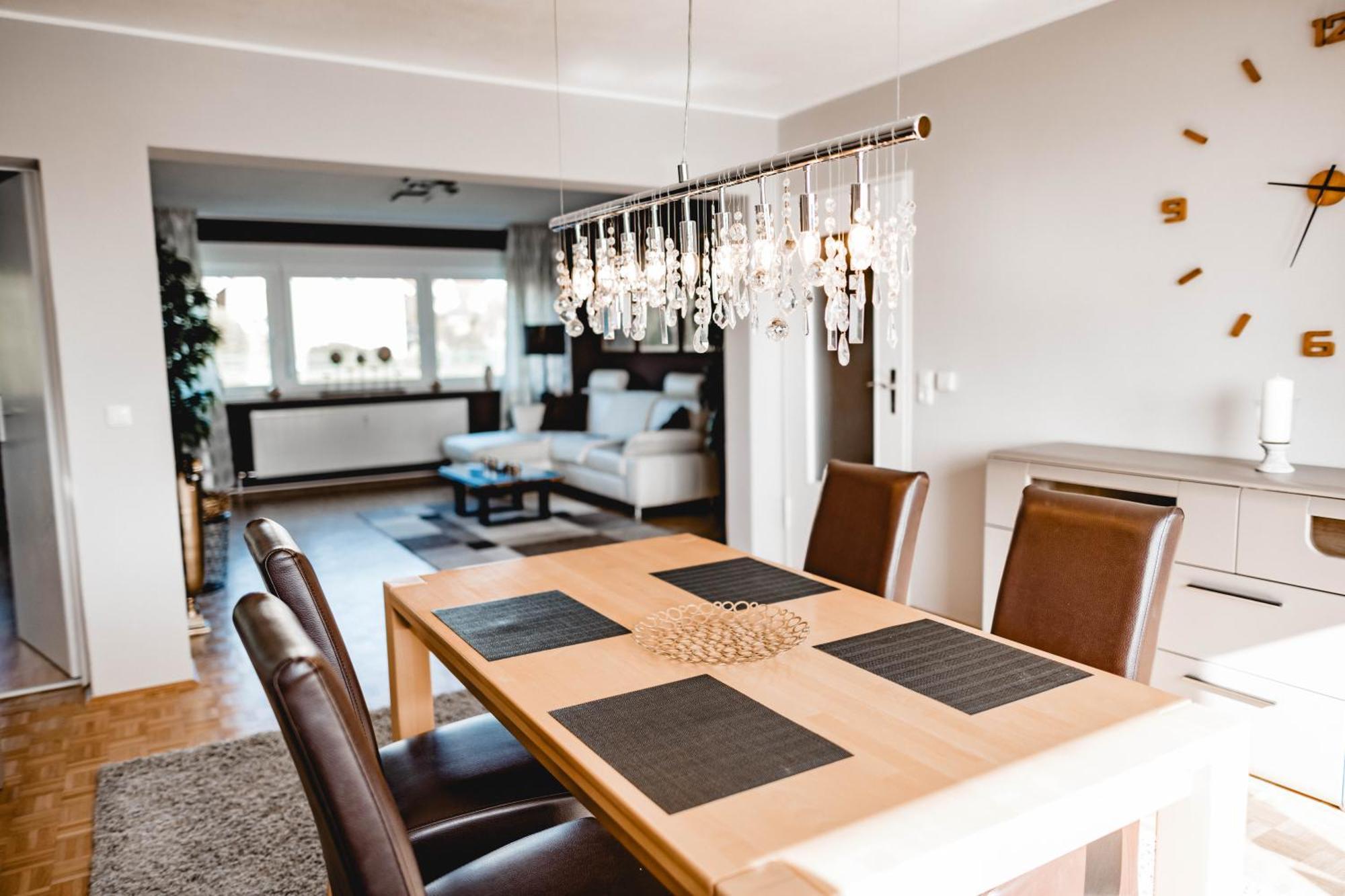 באיירוט Me Homes - Grosse Moderne Designer-Wohnung Fuer Urlaub Und Business - Mit Kueche, Buero, Balkon Und 2 Parkplaetzen מראה חיצוני תמונה