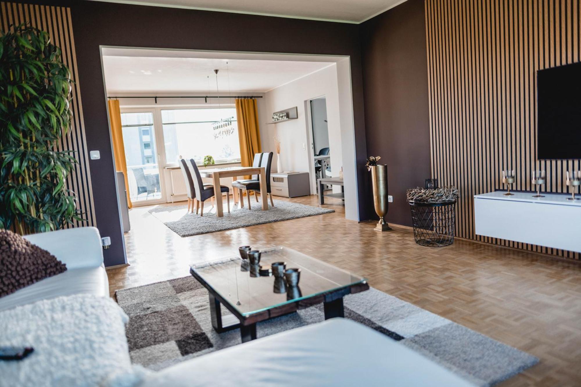 באיירוט Me Homes - Grosse Moderne Designer-Wohnung Fuer Urlaub Und Business - Mit Kueche, Buero, Balkon Und 2 Parkplaetzen מראה חיצוני תמונה