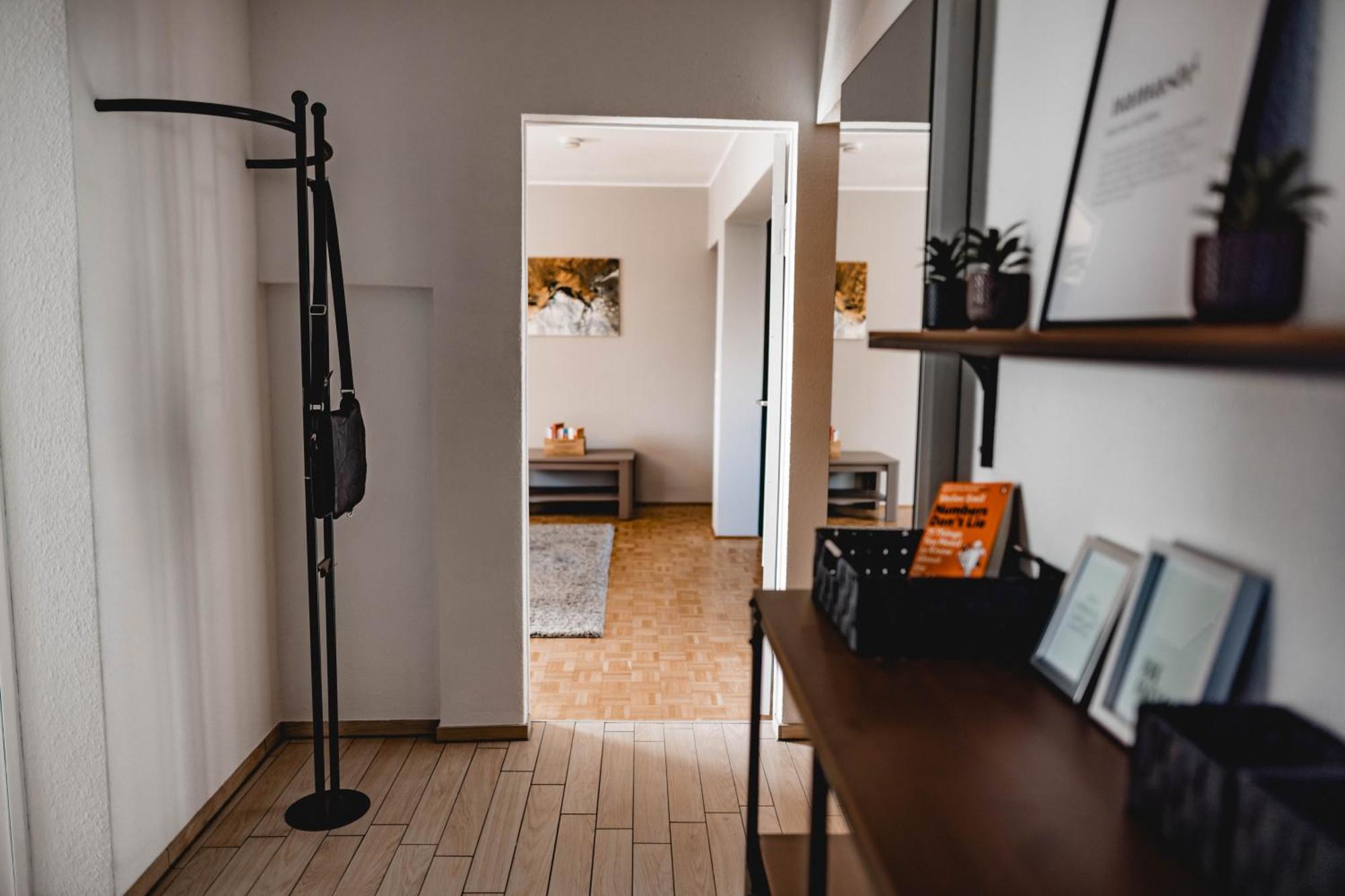 באיירוט Me Homes - Grosse Moderne Designer-Wohnung Fuer Urlaub Und Business - Mit Kueche, Buero, Balkon Und 2 Parkplaetzen מראה חיצוני תמונה