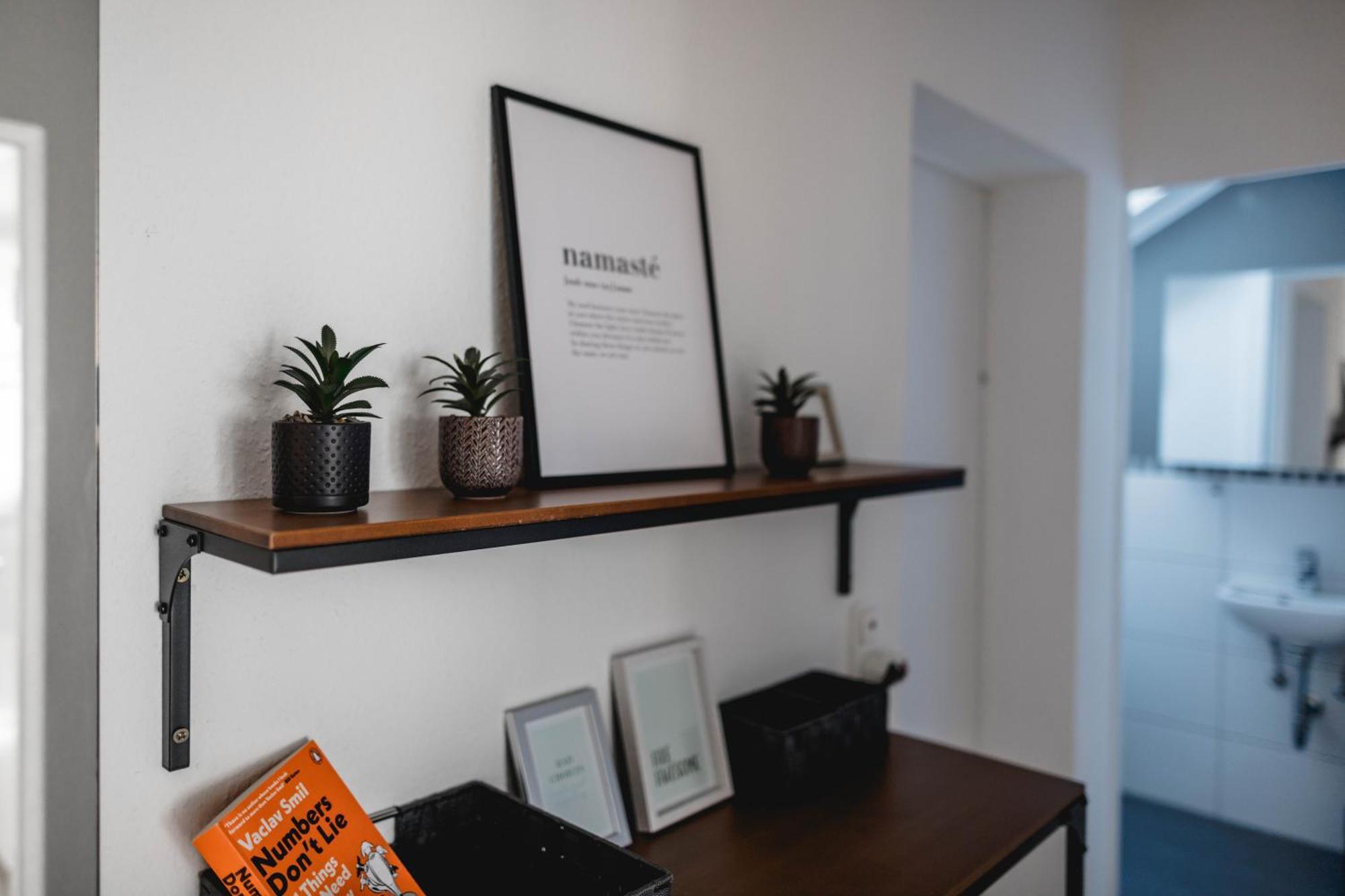 באיירוט Me Homes - Grosse Moderne Designer-Wohnung Fuer Urlaub Und Business - Mit Kueche, Buero, Balkon Und 2 Parkplaetzen מראה חיצוני תמונה