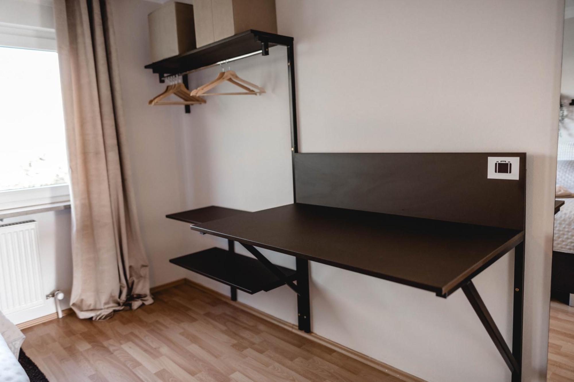 באיירוט Me Homes - Grosse Moderne Designer-Wohnung Fuer Urlaub Und Business - Mit Kueche, Buero, Balkon Und 2 Parkplaetzen מראה חיצוני תמונה
