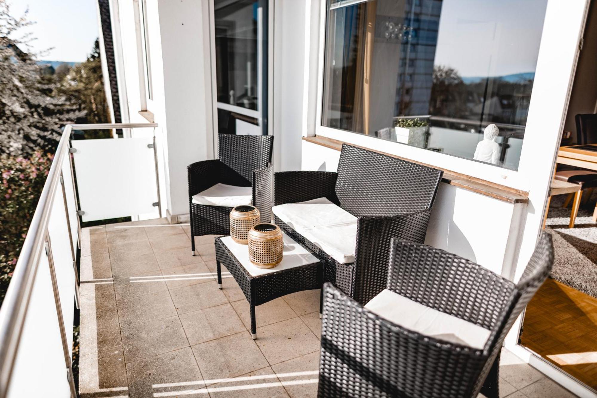 באיירוט Me Homes - Grosse Moderne Designer-Wohnung Fuer Urlaub Und Business - Mit Kueche, Buero, Balkon Und 2 Parkplaetzen מראה חיצוני תמונה