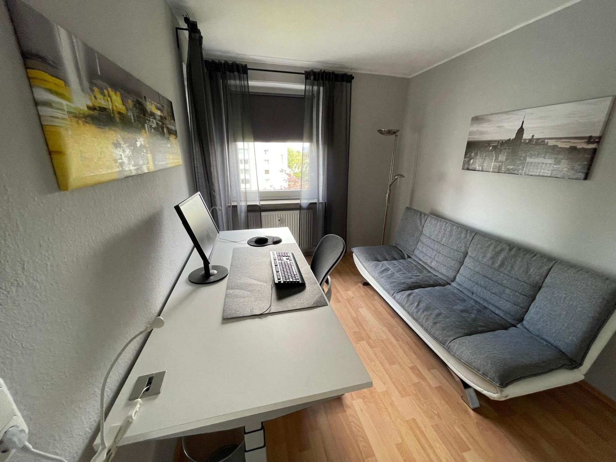 באיירוט Me Homes - Grosse Moderne Designer-Wohnung Fuer Urlaub Und Business - Mit Kueche, Buero, Balkon Und 2 Parkplaetzen מראה חיצוני תמונה
